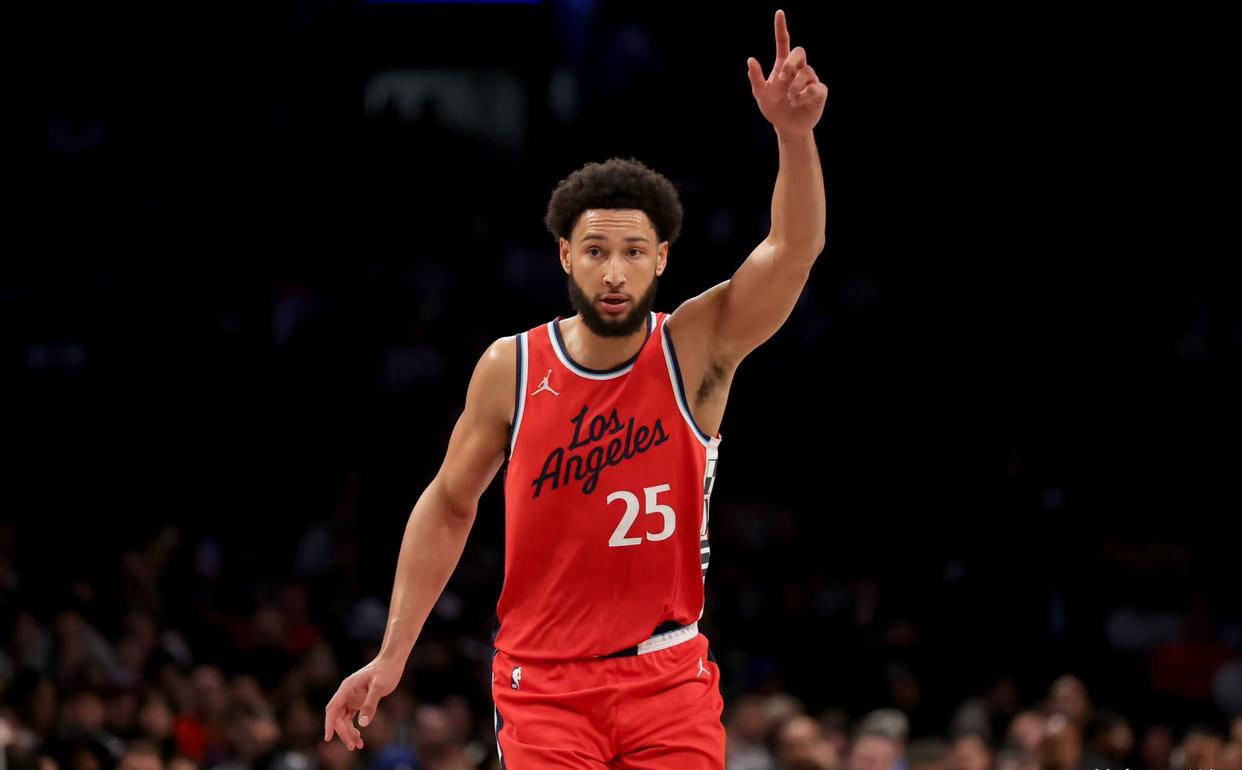 爱游戏-快船核心球员伤退，球队未来走势成疑，数据发现美国.-爱游戏