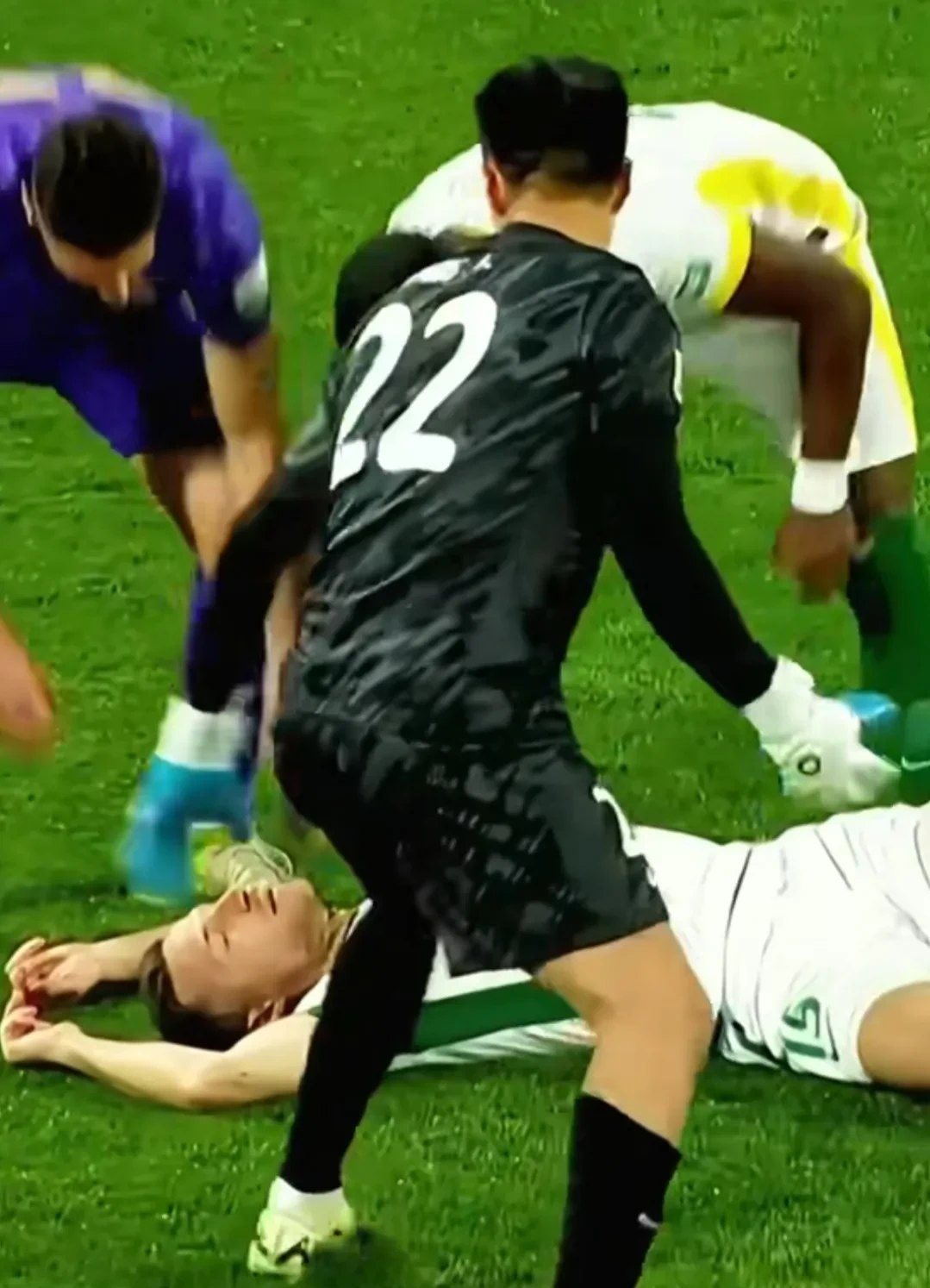 ayx-Ming遭遇十五持续失利，皇家马德里教练压力巨大！赛场气氛高涨-ayx